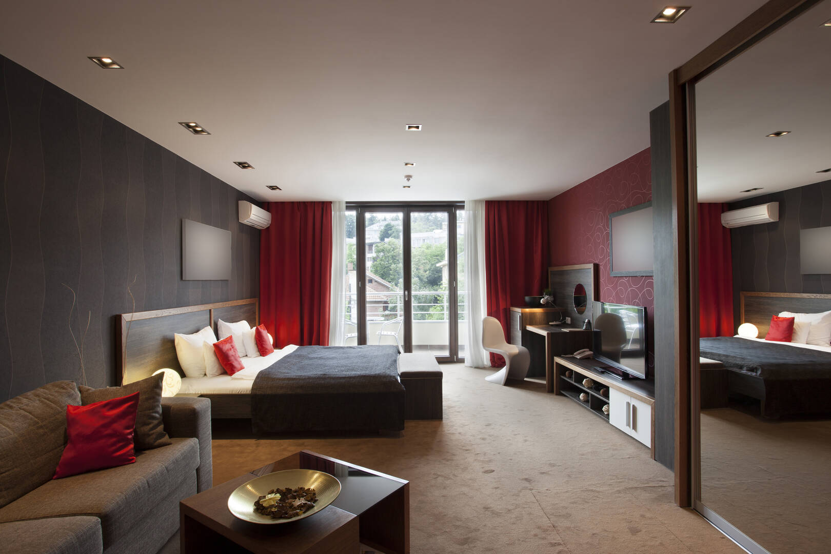Highliner Suites Hotel